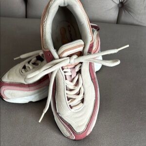 Reebok Women's Athletic Shoes - Pink and Cream in 8